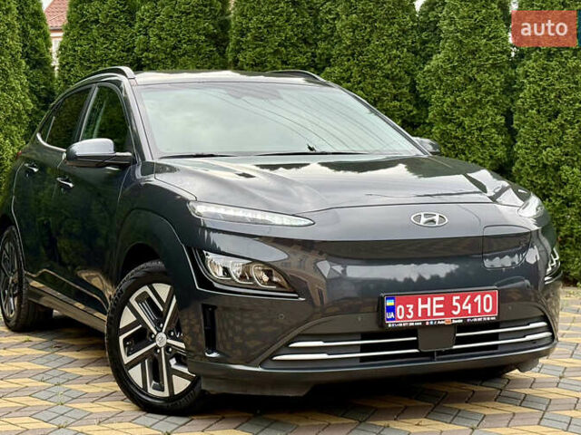Серый Хендай Kona, объемом двигателя 0 л и пробегом 56 тыс. км за 16700 $, фото 2 на Automoto.ua