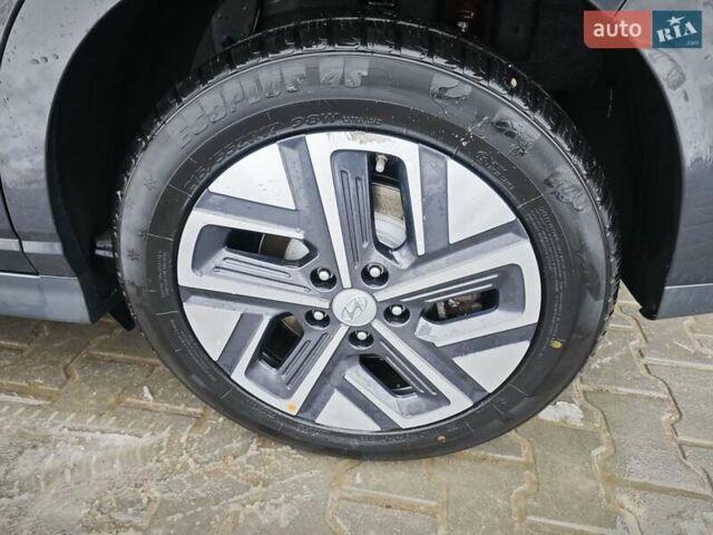 Серый Хендай Kona, объемом двигателя 0 л и пробегом 50 тыс. км за 17650 $, фото 38 на Automoto.ua