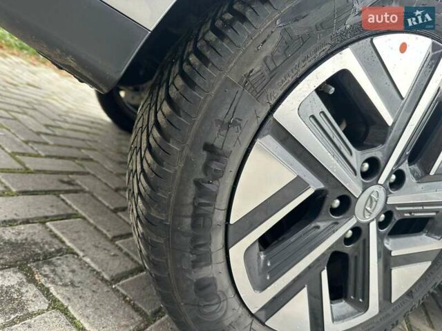 Серый Хендай Kona, объемом двигателя 0 л и пробегом 61 тыс. км за 17900 $, фото 17 на Automoto.ua