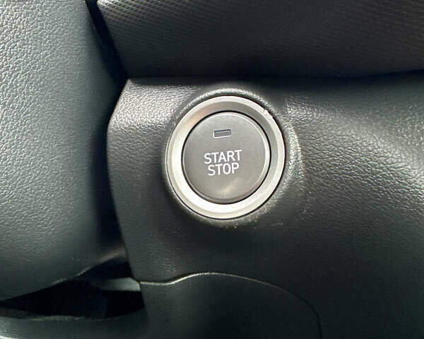 Серый Хендай Kona, объемом двигателя 0 л и пробегом 82 тыс. км за 17888 $, фото 61 на Automoto.ua