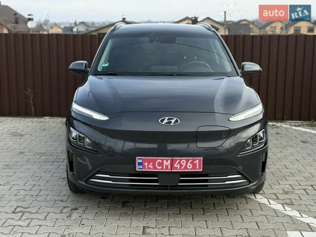 Серый Хендай Kona, объемом двигателя 0 л и пробегом 41 тыс. км за 18000 $, фото 3 на Automoto.ua