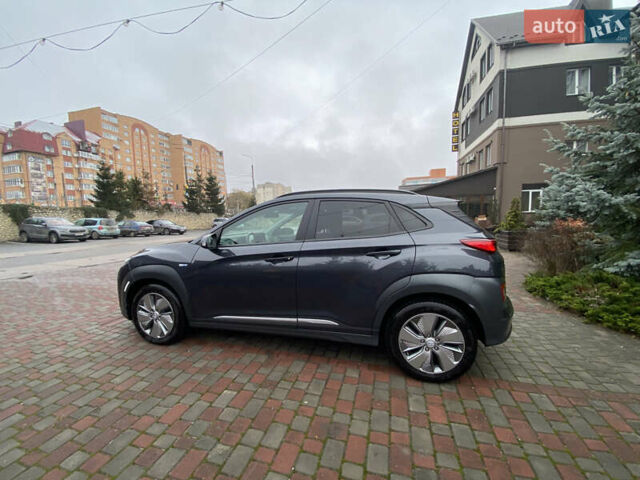 Серый Хендай Kona, объемом двигателя 0 л и пробегом 78 тыс. км за 17999 $, фото 9 на Automoto.ua