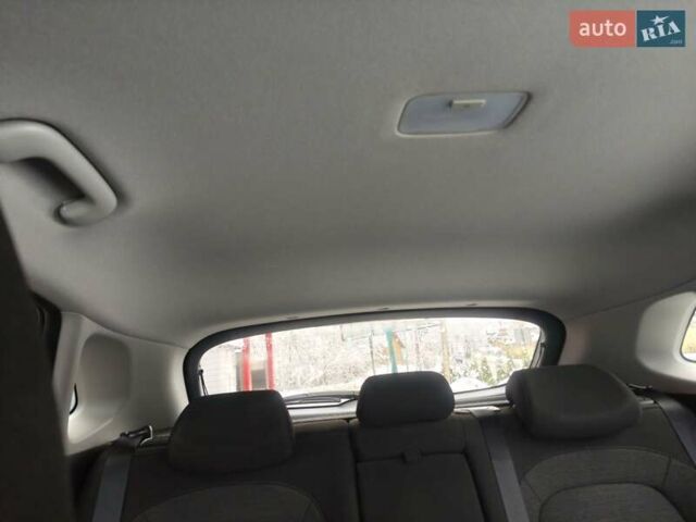 Серый Хендай Kona, объемом двигателя 0 л и пробегом 50 тыс. км за 17650 $, фото 61 на Automoto.ua