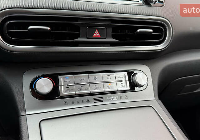 Серый Хендай Kona, объемом двигателя 0 л и пробегом 50 тыс. км за 18500 $, фото 35 на Automoto.ua