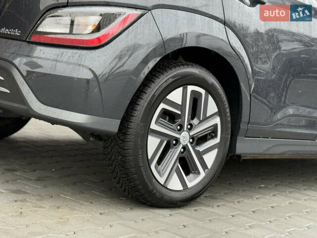 Серый Хендай Kona, объемом двигателя 0 л и пробегом 52 тыс. км за 17299 $, фото 33 на Automoto.ua