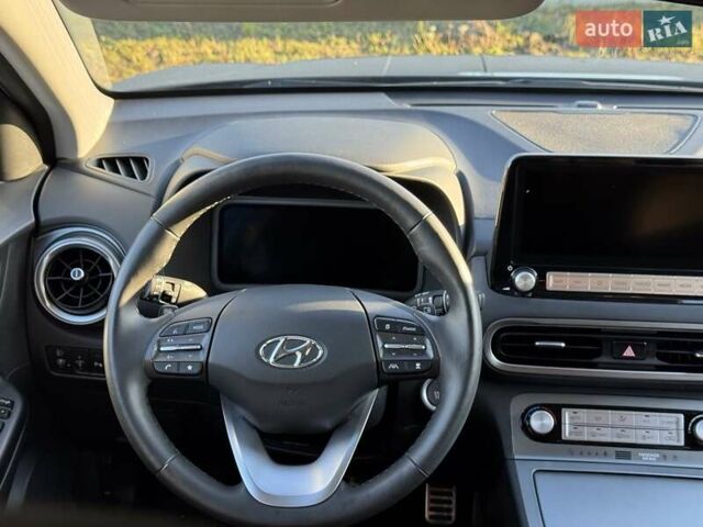 Серый Хендай Kona, объемом двигателя 0 л и пробегом 51 тыс. км за 16999 $, фото 15 на Automoto.ua