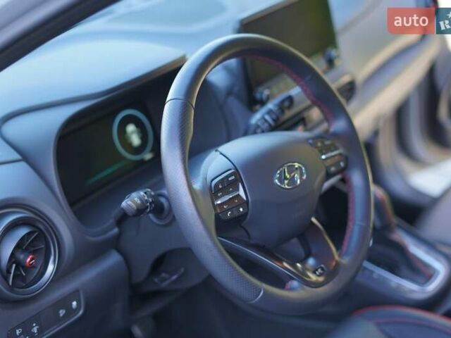 Сірий Хендай Kona, об'ємом двигуна 1.6 л та пробігом 17 тис. км за 25500 $, фото 16 на Automoto.ua