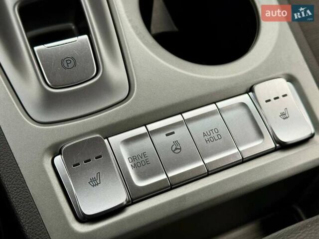 Сірий Хендай Kona, об'ємом двигуна 0 л та пробігом 44 тис. км за 16999 $, фото 31 на Automoto.ua