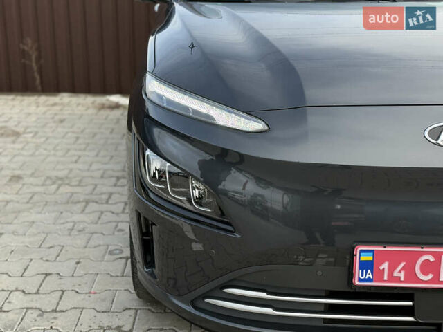 Серый Хендай Kona, объемом двигателя 0 л и пробегом 41 тыс. км за 18000 $, фото 5 на Automoto.ua