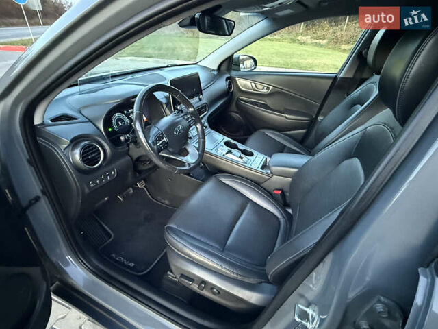 Сірий Хендай Kona, об'ємом двигуна 0 л та пробігом 63 тис. км за 18900 $, фото 16 на Automoto.ua