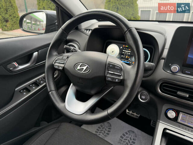 Серый Хендай Kona, объемом двигателя 0 л и пробегом 56 тыс. км за 17299 $, фото 46 на Automoto.ua