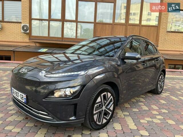 Серый Хендай Kona, объемом двигателя 0 л и пробегом 114 тыс. км за 19950 $, фото 6 на Automoto.ua