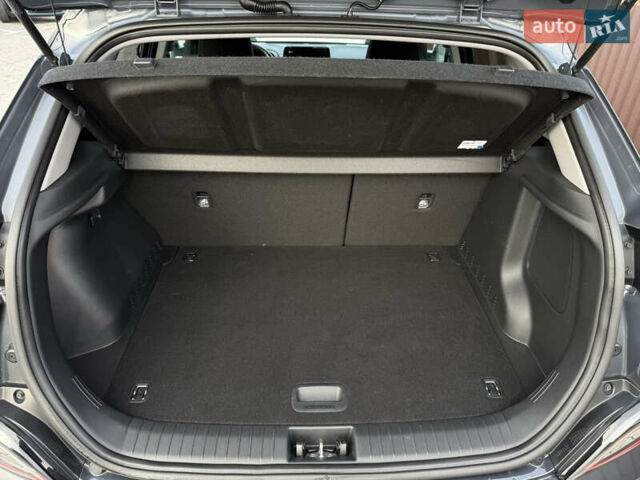 Серый Хендай Kona, объемом двигателя 0 л и пробегом 41 тыс. км за 18000 $, фото 18 на Automoto.ua