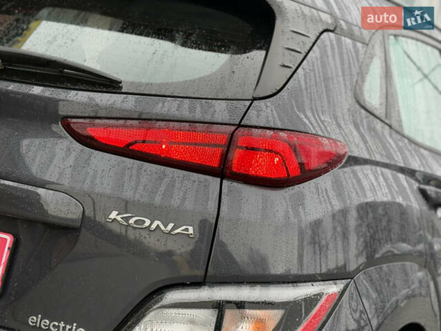 Серый Хендай Kona, объемом двигателя 0 л и пробегом 52 тыс. км за 17299 $, фото 35 на Automoto.ua