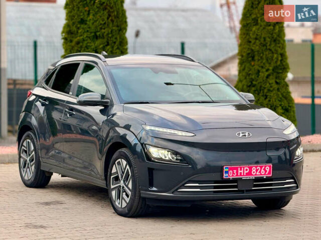 Серый Хендай Kona, объемом двигателя 0 л и пробегом 56 тыс. км за 17299 $, фото 56 на Automoto.ua