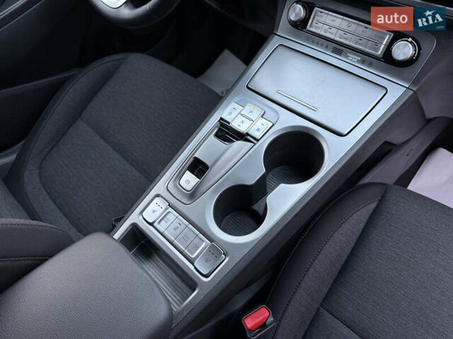 Сірий Хендай Kona, об'ємом двигуна 0 л та пробігом 88 тис. км за 17600 $, фото 22 на Automoto.ua