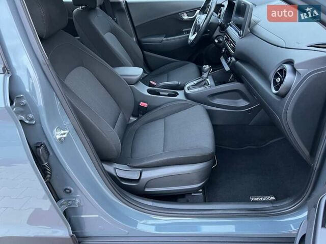 Сірий Хендай Kona, об'ємом двигуна 1.6 л та пробігом 53 тис. км за 18900 $, фото 56 на Automoto.ua