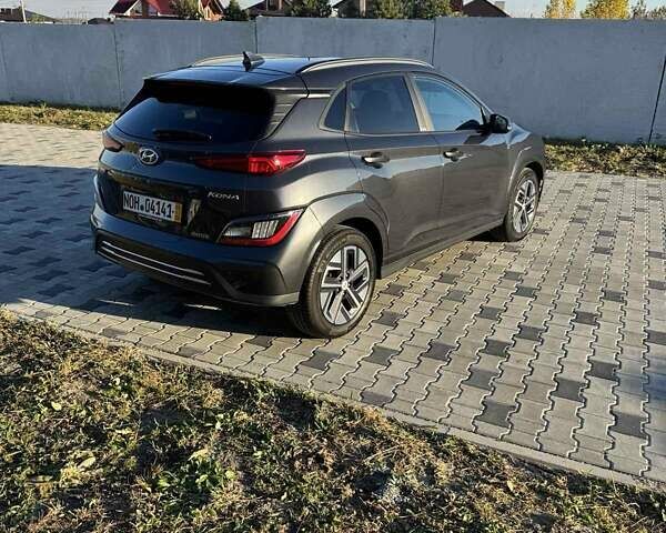 Серый Хендай Kona, объемом двигателя 0 л и пробегом 51 тыс. км за 16999 $, фото 12 на Automoto.ua