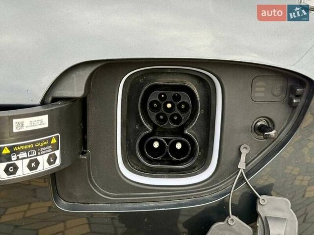 Сірий Хендай Kona, об'ємом двигуна 0 л та пробігом 44 тис. км за 16999 $, фото 34 на Automoto.ua