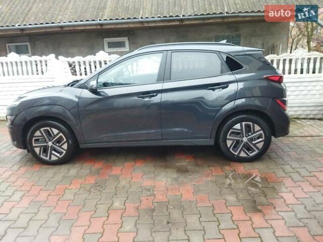 Серый Хендай Kona, объемом двигателя 0 л и пробегом 30 тыс. км за 15999 $, фото 4 на Automoto.ua