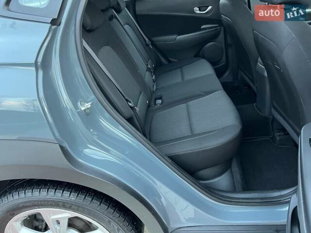 Сірий Хендай Kona, об'ємом двигуна 1.6 л та пробігом 53 тис. км за 18900 $, фото 62 на Automoto.ua
