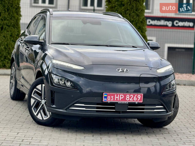 Серый Хендай Kona, объемом двигателя 0 л и пробегом 56 тыс. км за 17299 $, фото 2 на Automoto.ua