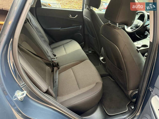 Сірий Хендай Kona, об'ємом двигуна 0 л та пробігом 72 тис. км за 17700 $, фото 20 на Automoto.ua