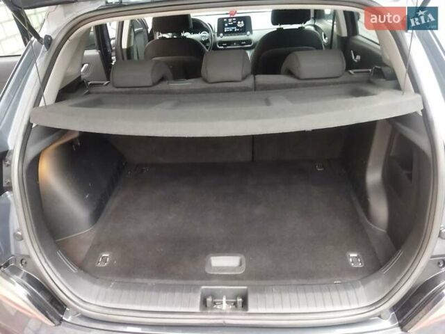 Серый Хендай Kona, объемом двигателя 0 л и пробегом 30 тыс. км за 15999 $, фото 28 на Automoto.ua