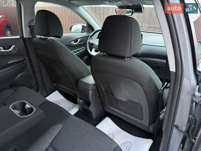 Сірий Хендай Kona, об'ємом двигуна 0 л та пробігом 88 тис. км за 17600 $, фото 20 на Automoto.ua