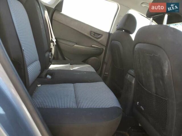 Сірий Хендай Kona, об'ємом двигуна 2 л та пробігом 63 тис. км за 4500 $, фото 9 на Automoto.ua