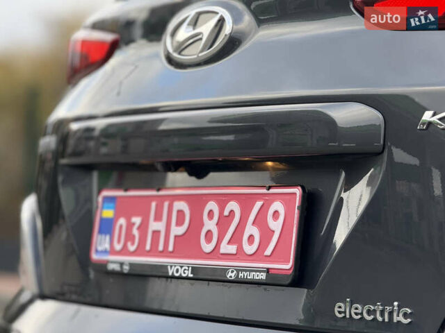 Серый Хендай Kona, объемом двигателя 0 л и пробегом 56 тыс. км за 17299 $, фото 24 на Automoto.ua