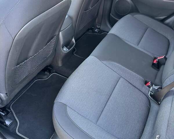 Серый Хендай Kona, объемом двигателя 0 л и пробегом 51 тыс. км за 16999 $, фото 21 на Automoto.ua