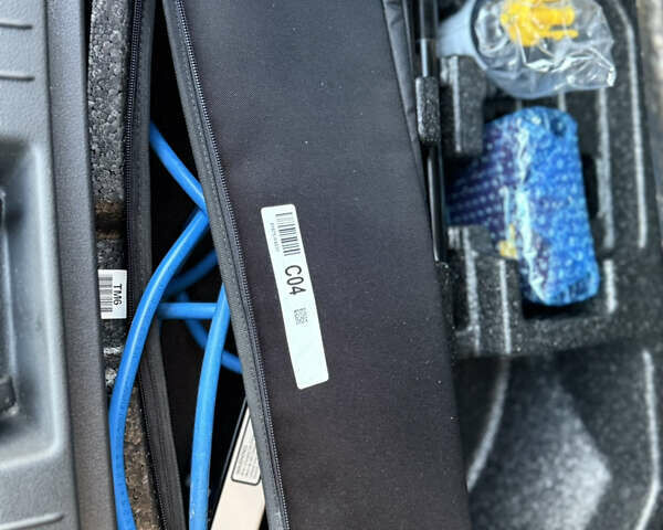 Серый Хендай Kona, объемом двигателя 0 л и пробегом 42 тыс. км за 17900 $, фото 25 на Automoto.ua