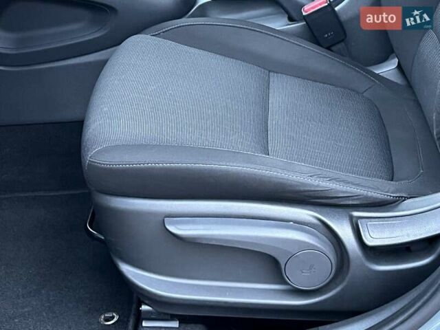 Сірий Хендай Kona, об'ємом двигуна 1.6 л та пробігом 53 тис. км за 18900 $, фото 57 на Automoto.ua