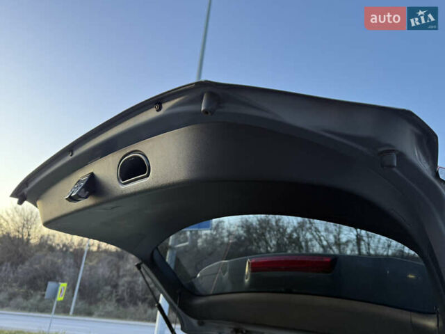 Серый Хендай Kona, объемом двигателя 0 л и пробегом 63 тыс. км за 18900 $, фото 20 на Automoto.ua