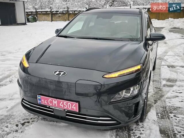 Серый Хендай Kona, объемом двигателя 0 л и пробегом 50 тыс. км за 17650 $, фото 2 на Automoto.ua