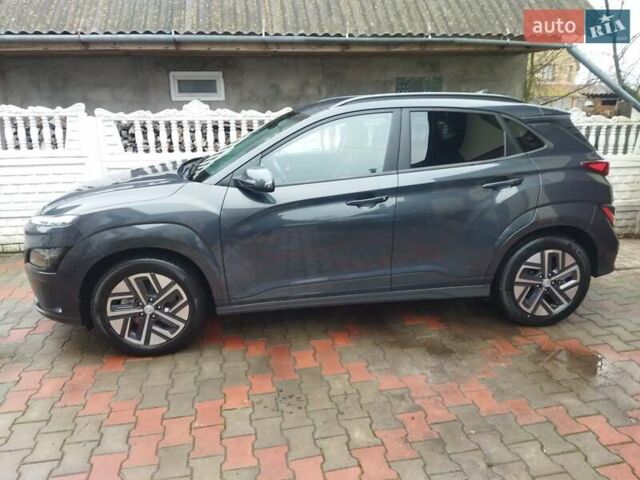 Серый Хендай Kona, объемом двигателя 0 л и пробегом 30 тыс. км за 15999 $, фото 8 на Automoto.ua