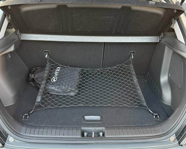 Серый Хендай Kona, объемом двигателя 0 л и пробегом 42 тыс. км за 17900 $, фото 24 на Automoto.ua