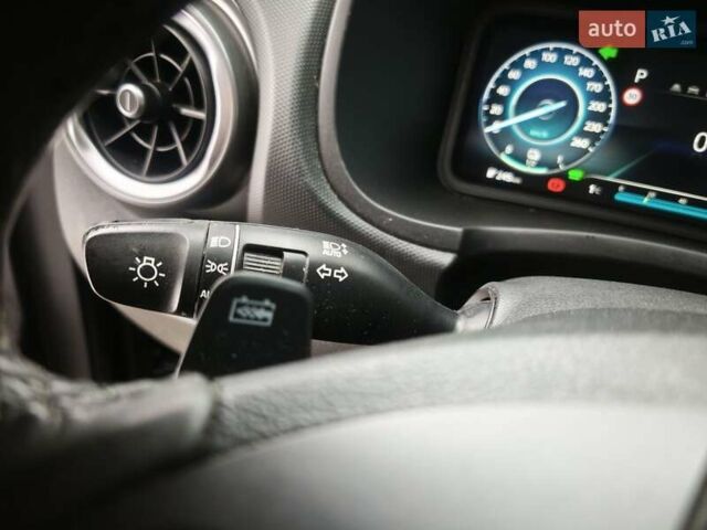 Серый Хендай Kona, объемом двигателя 0 л и пробегом 50 тыс. км за 17650 $, фото 47 на Automoto.ua