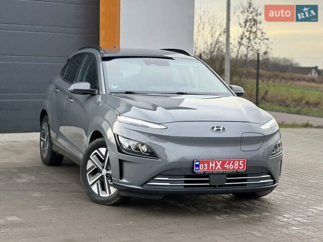 Серый Хендай Kona, объемом двигателя 0 л и пробегом 40 тыс. км за 15999 $, фото 2 на Automoto.ua