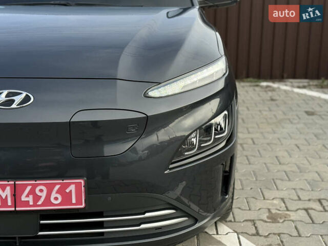 Серый Хендай Kona, объемом двигателя 0 л и пробегом 41 тыс. км за 18000 $, фото 4 на Automoto.ua