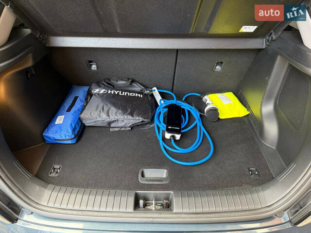 Сірий Хендай Kona, об'ємом двигуна 0 л та пробігом 72 тис. км за 17700 $, фото 21 на Automoto.ua