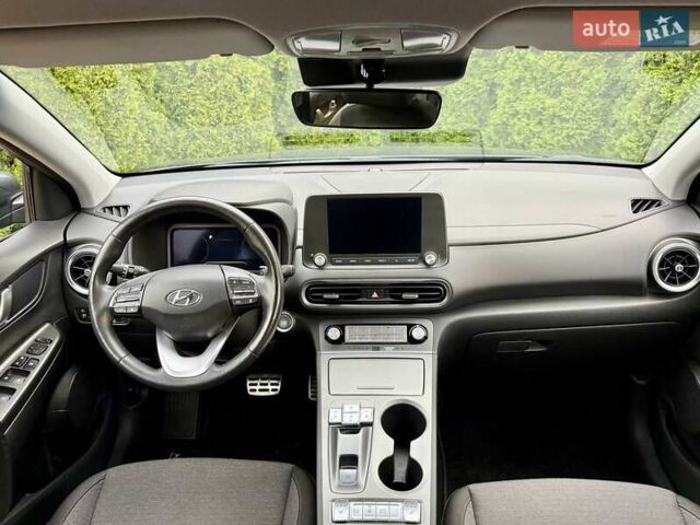 Сірий Хендай Kona, об'ємом двигуна 0 л та пробігом 44 тис. км за 16999 $, фото 27 на Automoto.ua