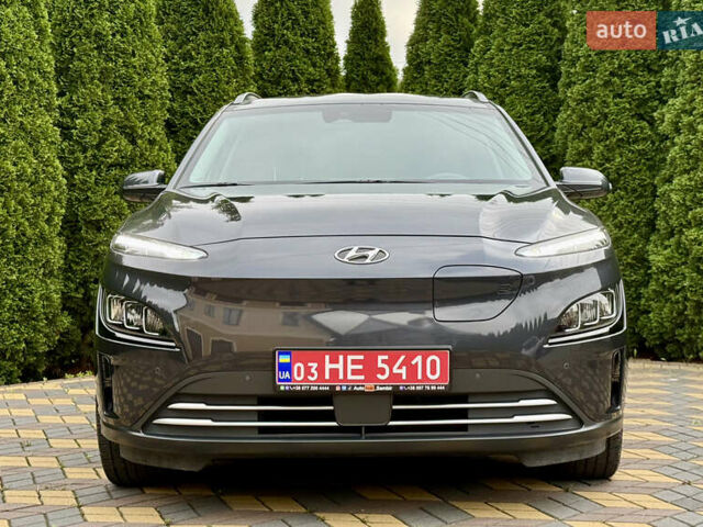 Серый Хендай Kona, объемом двигателя 0 л и пробегом 56 тыс. км за 16700 $, фото 5 на Automoto.ua