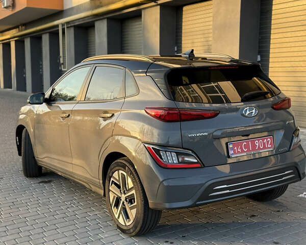 Серый Хендай Kona, объемом двигателя 0 л и пробегом 42 тыс. км за 17900 $, фото 13 на Automoto.ua