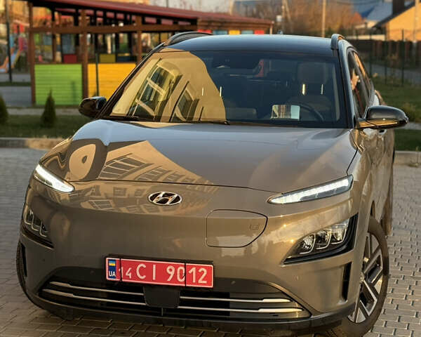 Серый Хендай Kona, объемом двигателя 0 л и пробегом 42 тыс. км за 17900 $, фото 15 на Automoto.ua