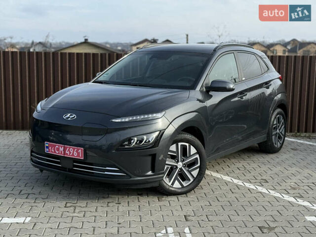 Серый Хендай Kona, объемом двигателя 0 л и пробегом 41 тыс. км за 18000 $, фото 1 на Automoto.ua