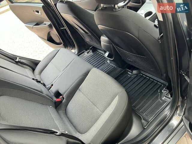 Серый Хендай Kona, объемом двигателя 0 л и пробегом 114 тыс. км за 19950 $, фото 40 на Automoto.ua