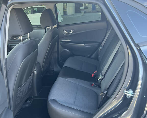Сірий Хендай Kona, об'ємом двигуна 0 л та пробігом 45 тис. км за 16800 $, фото 17 на Automoto.ua