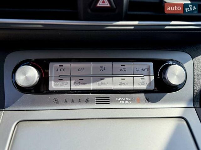 Серый Хендай Kona, объемом двигателя 0 л и пробегом 113 тыс. км за 17200 $, фото 21 на Automoto.ua